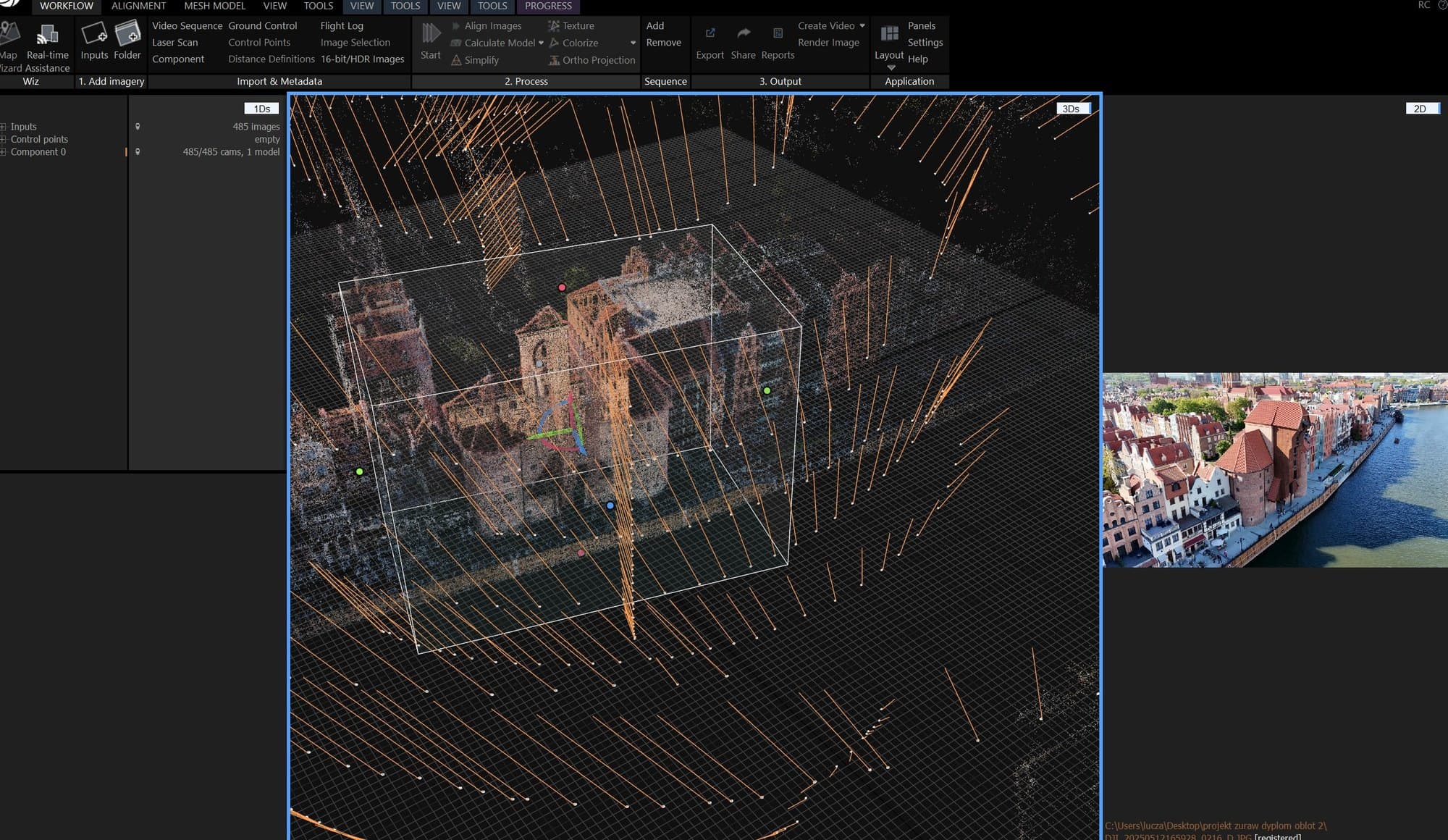 RealityCapture: pozycje kamer z nalotu po okręgach wokół budynku.